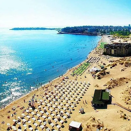 Апартаменты Golden Dreams *